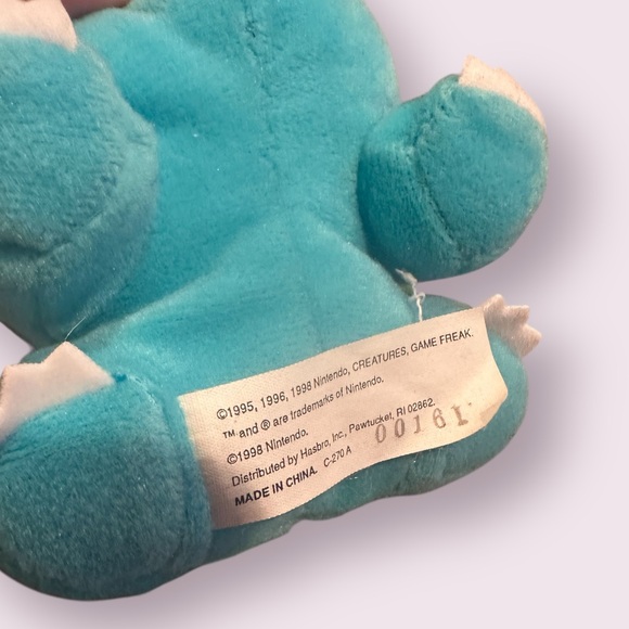 Pokemon Ivysaur Collectible Tag with Red and Yellow - Picture 8 of 11